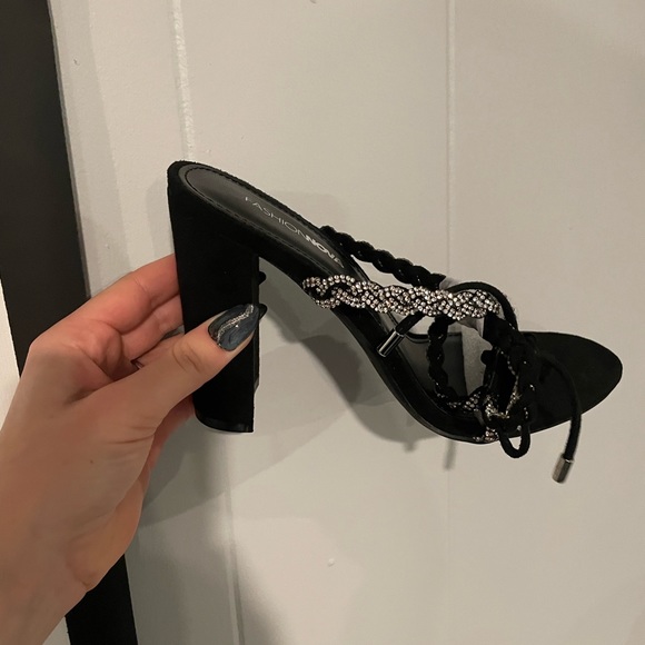 🖤Heels🖤 - Picture 3 of 3